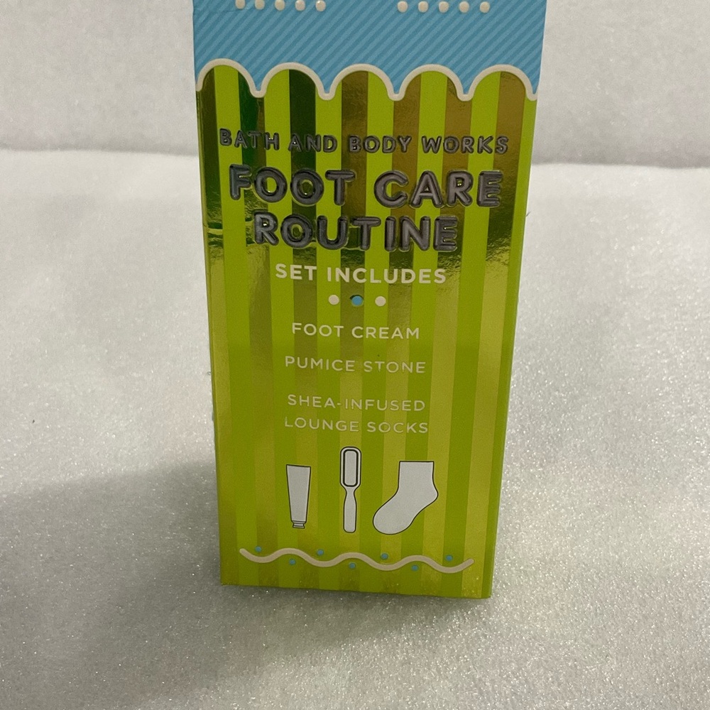 Bath and Body Works Foot Care Routine Set - Picture 2 of 2